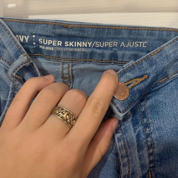 Old Navy Mid Rise Skinny Jeans - Picture 5 of 6